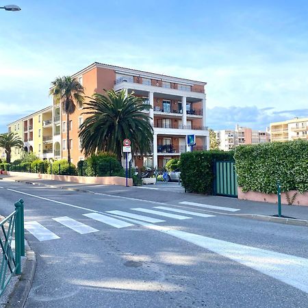 Residence 4 Etoiles Port Marine 圣马克西姆 外观 照片