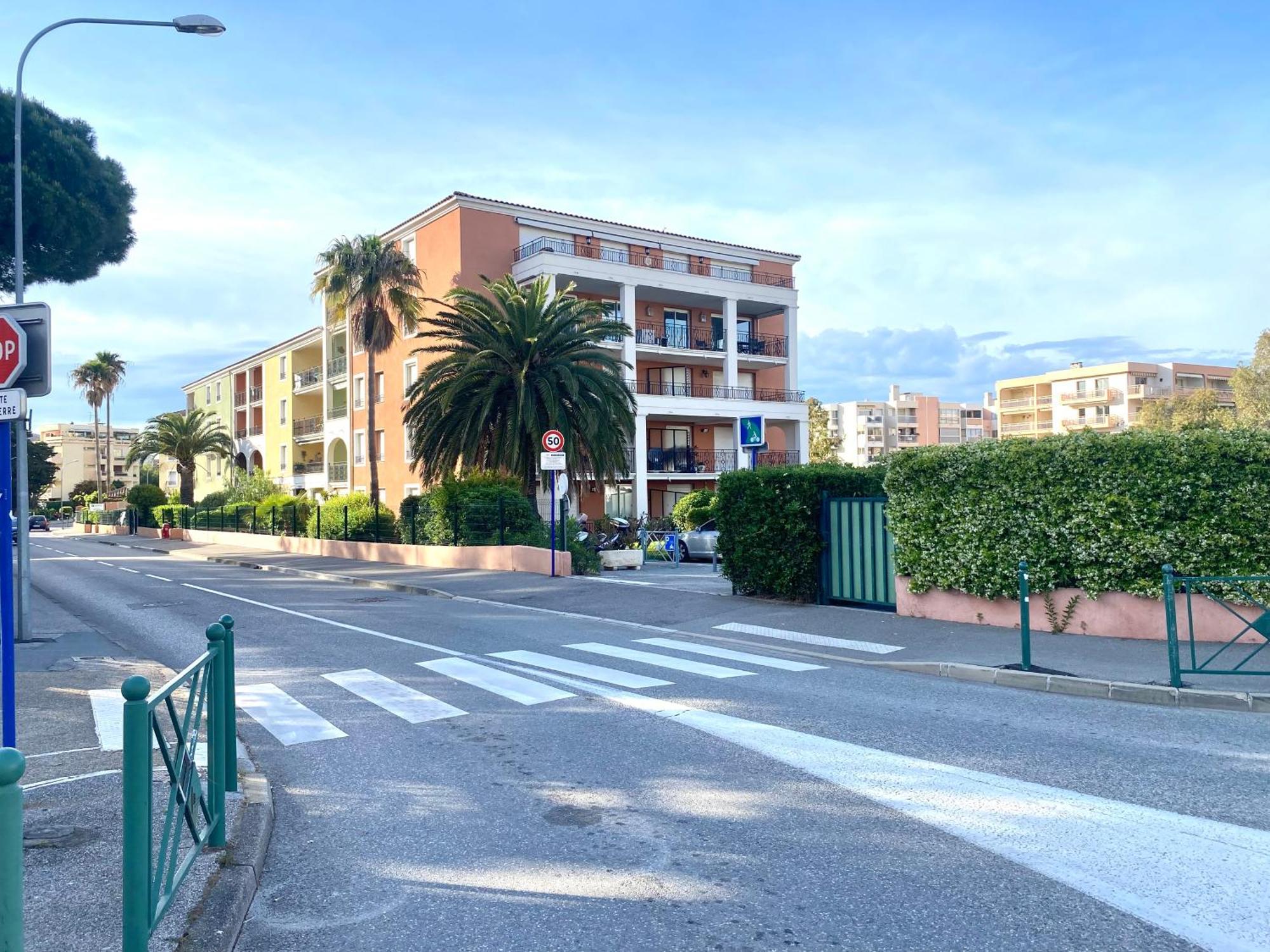 Residence 4 Etoiles Port Marine 圣马克西姆 外观 照片